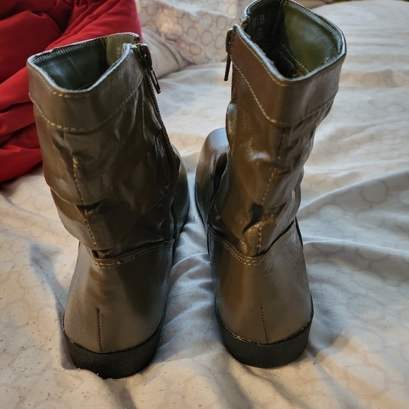 Beacon women's 8.5 olive Green leather ankle boots - Picture 10 of 15